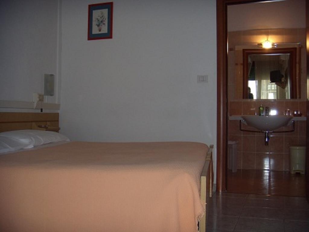 Hotel Sul Ponte فلورنس الغرفة الصورة